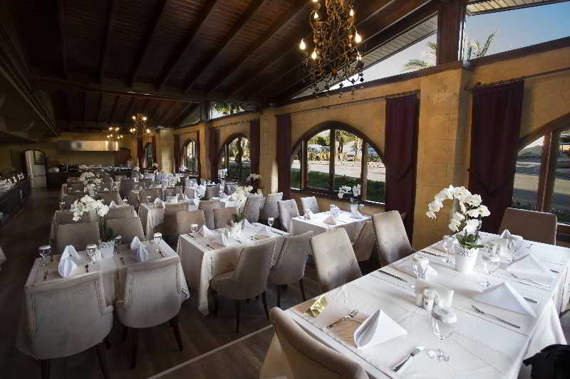 Le Chateau Lambousa Hotel