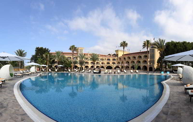 Le Chateau Lambousa Hotel