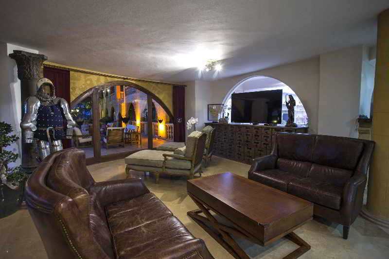 Le Chateau Lambousa Hotel