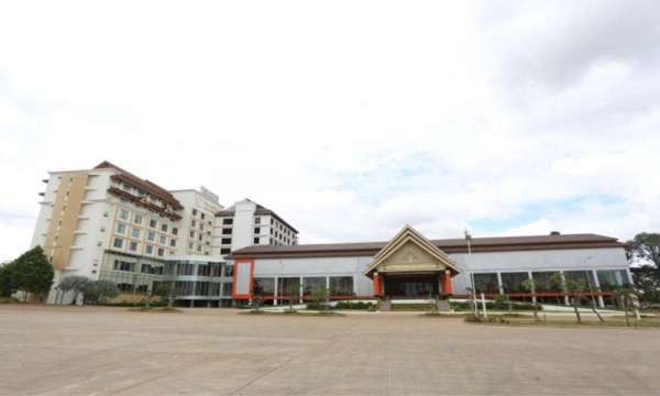 Las mejores ofertas de Arawan Riverside Hotel Pakxe 