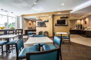 Las mejores ofertas de Comfort Suites Ft Lauderdale Airport S & Cruise Dania Beach 