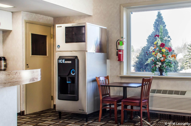 Rodeway Inn State College - near University