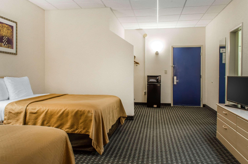 Rodeway Inn State College - near University