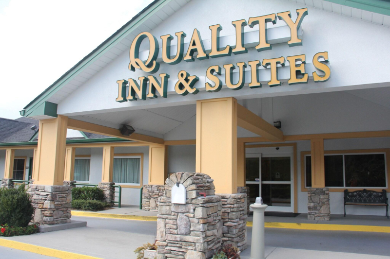 Quality Inn & Suites Biltmore East