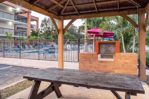 Las mejores ofertas de Days Inn by Wyndham Sarasota Bay Sarasota