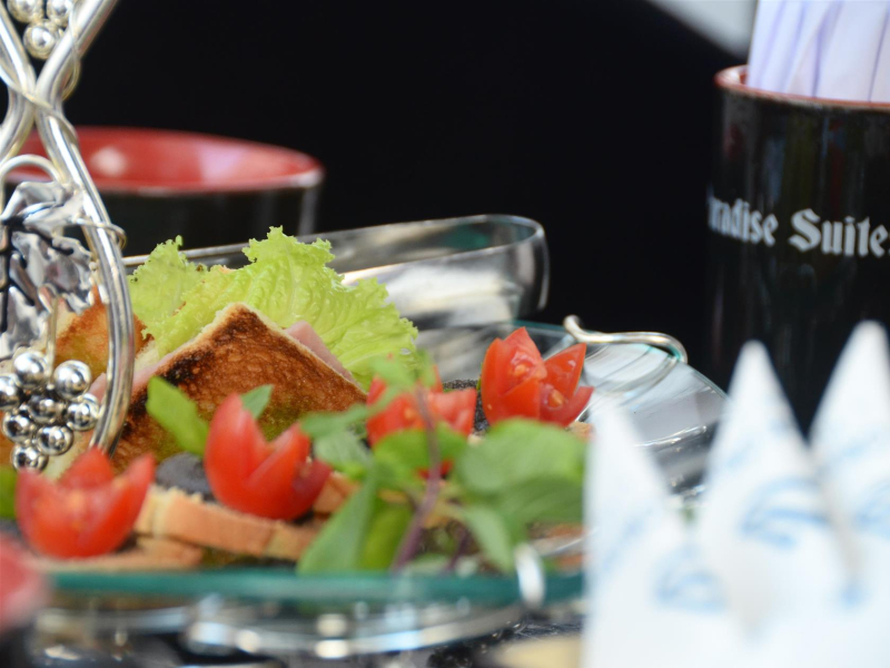 Paradise Suites Hotel