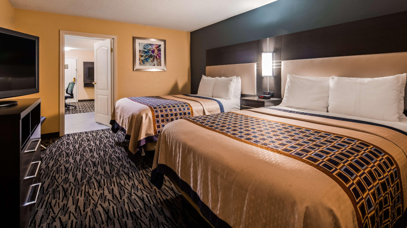 Best Western Bradbury Inn & Suites