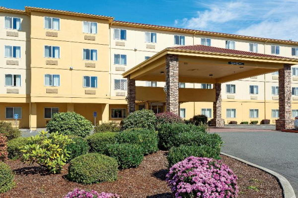 Las mejores ofertas de La Quinta Inn & Suites Salem Salem
