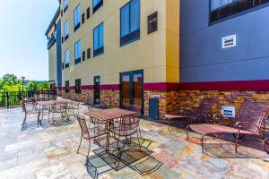 Comfort Suites South Atlanta Area