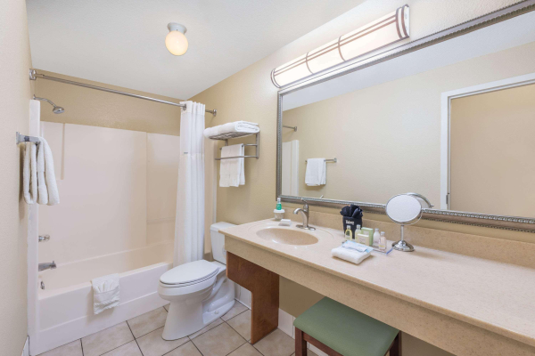 Las mejores ofertas de Hawthorn Suites By Wyndham Rome Rome 