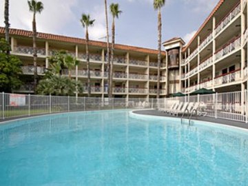 Las mejores ofertas de RAMADA BURBANK AIRPORT Burbank