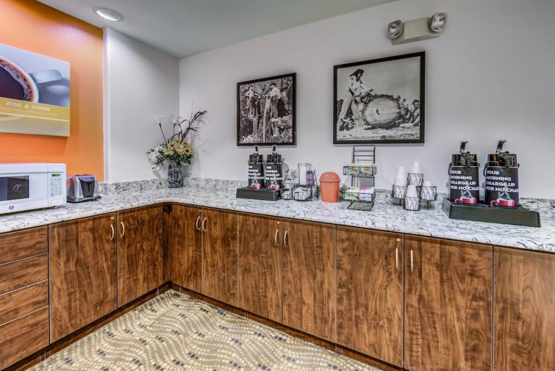 GUESTHOUSE INN & SUITES