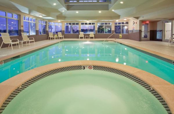 Las mejores ofertas de HOLIDAY INN EXPRESS & SUITES KANSAS CITY-GRANDVIEW Grandview