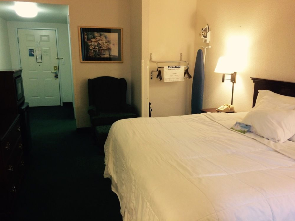 Las mejores ofertas de DAYS INN & SUITES BY WYNDHAM POTEAU Poteau