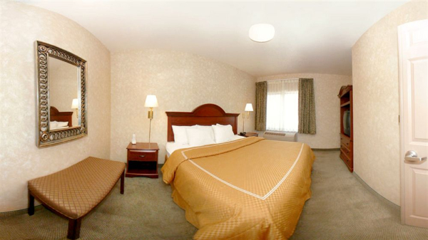 Las mejores ofertas de Holiday Inn Express & Suites Lake Forest Lake Forest
