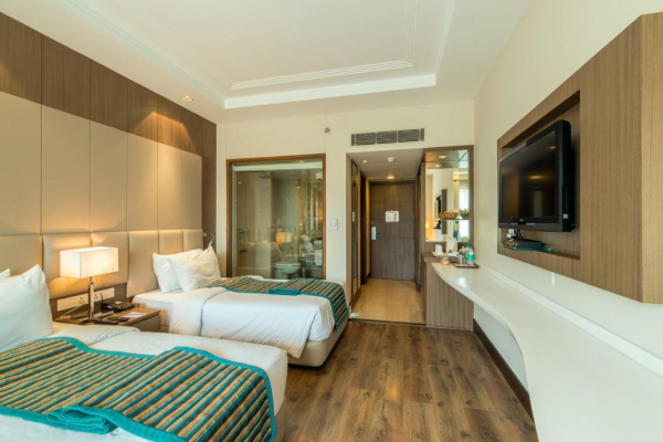 Las mejores ofertas de Howard Plaza The Fern, Agra Agra