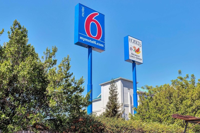 Motel 6 San Francisco Belmont