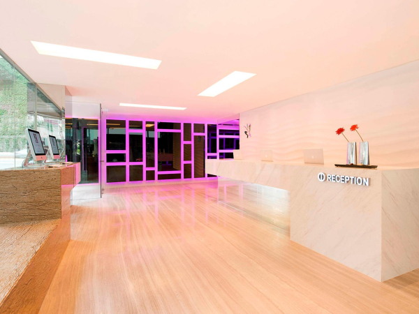Las mejores ofertas de Butterfly On Victoria Hong Kong