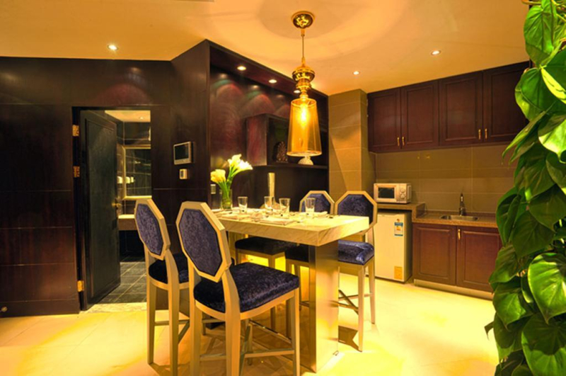 Bailing International Apartment Guiyan