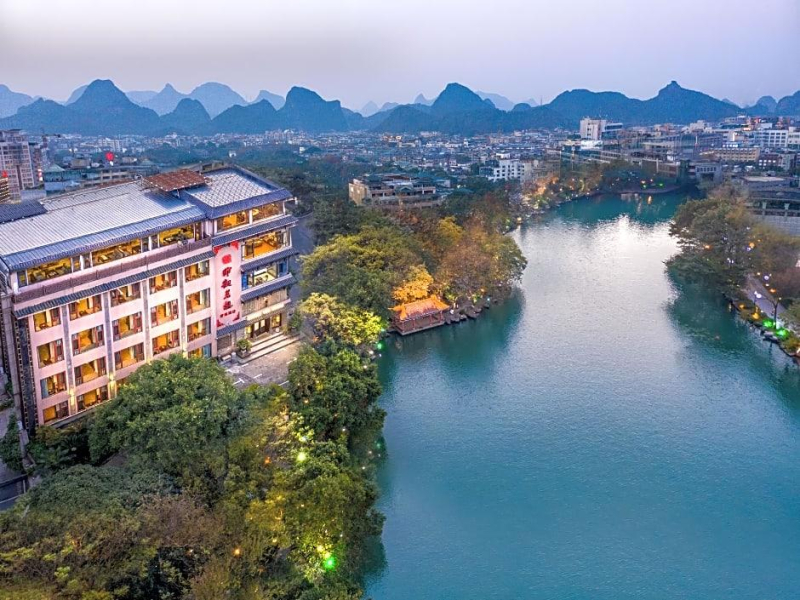 Guilin JIngGuanMingLou Museum Hotel