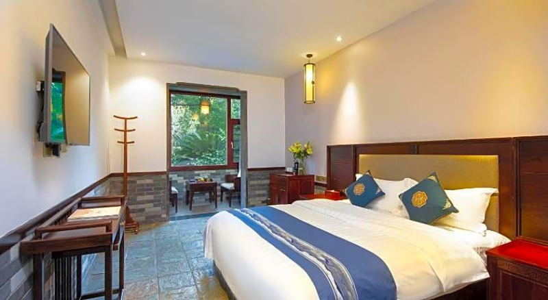 Guilin JIngGuanMingLou Museum Hotel