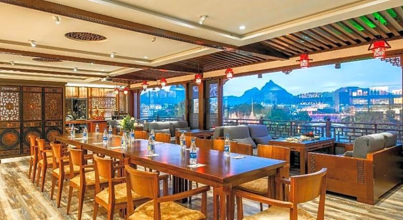 Guilin JIngGuanMingLou Museum Hotel