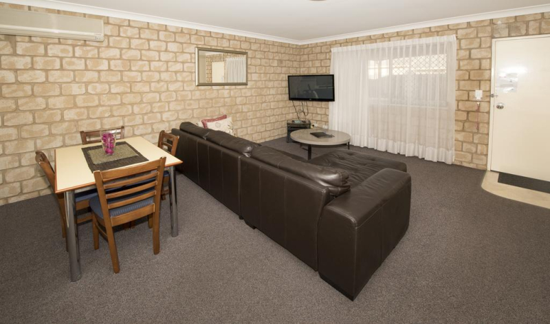 Great Divide Motor Inn