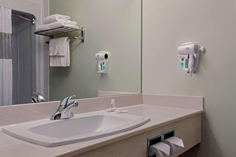 Quality Inn & Suites Whitecourt