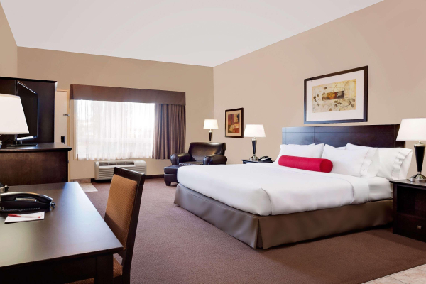 Las mejores ofertas de Ramada By Wyndham Stettler Red Deer 