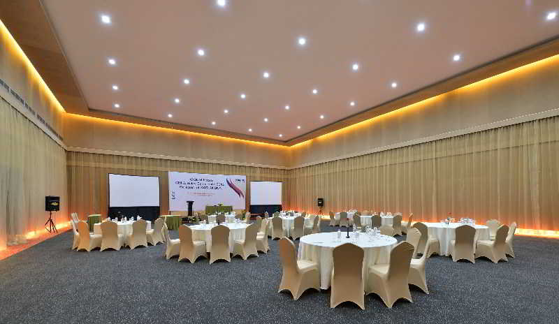 Las mejores ofertas de Oak Tree Emerald Semarang