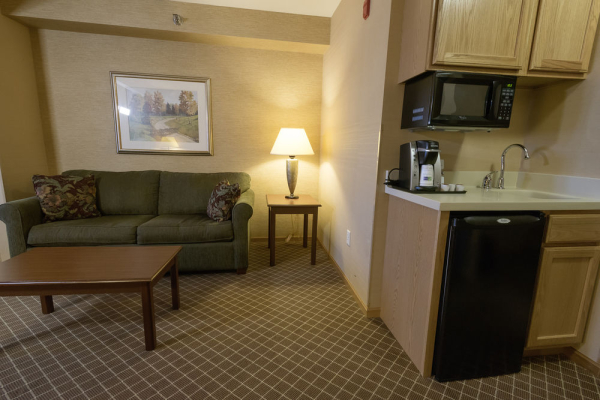 Las mejores ofertas de HOLIDAY INN EXPRESS AND SUITES IRON MOUNTAIN Iron Mountain