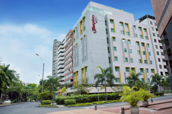 Las mejores ofertas de Hampton by Hilton Cali Cali