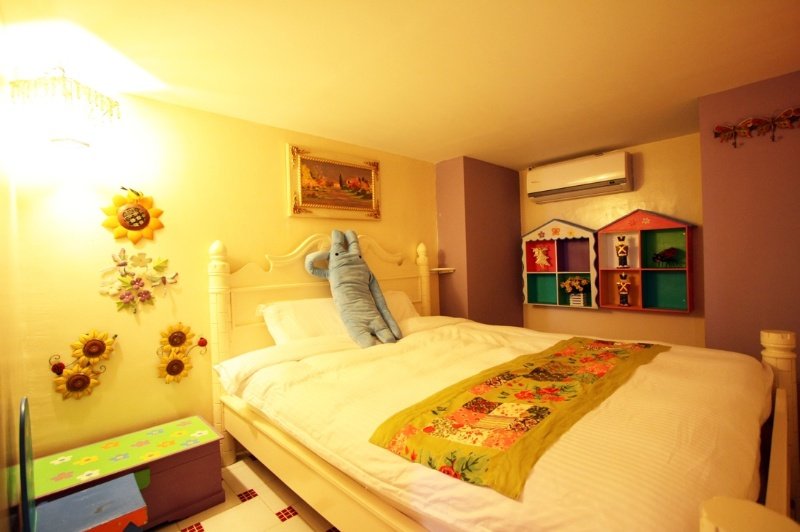 Hotel Castillo De Amour- Orange Castle