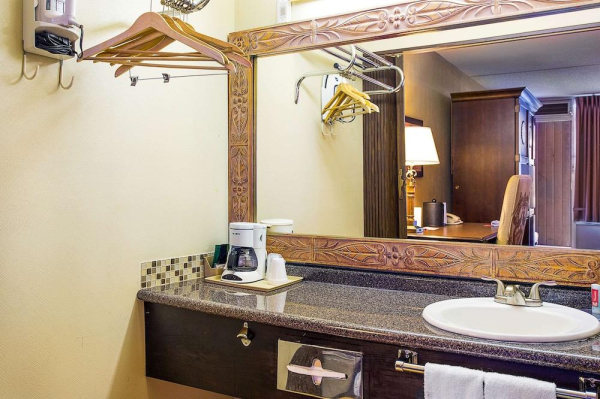 Las mejores ofertas de ECONO LODGE EUREKA SPRINGS Eureka Springs 