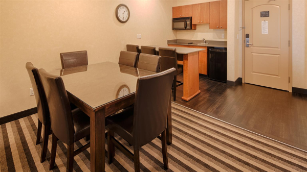 Las mejores ofertas de Best Western Plus Meridian Hotel Lloydminster 