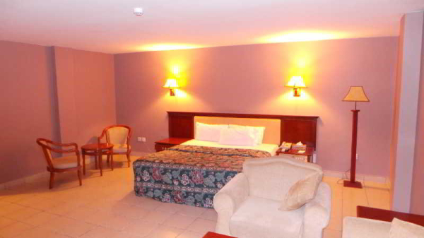 Las mejores ofertas de Mensvic Grand Hotel Bawaleshi