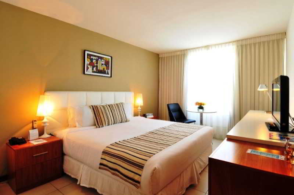 Las mejores ofertas de Real Colonia Hotel & Suites Colonia 
