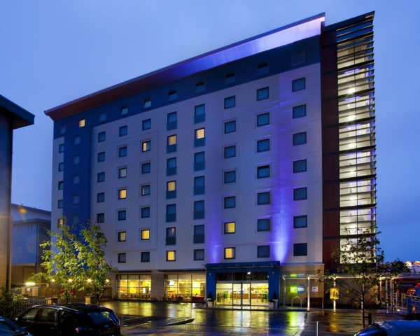 Las mejores ofertas de HOLIDAY INN EXPRESS SLOUGH Slough