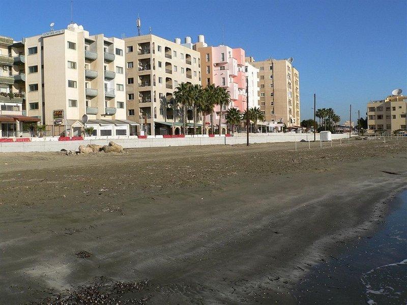 Las mejores ofertas de Costantiana Beach Hotel Apts Larnaca