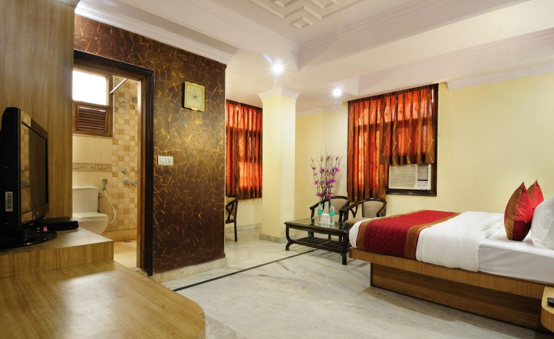 De Holiday International