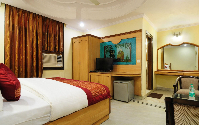 De Holiday International