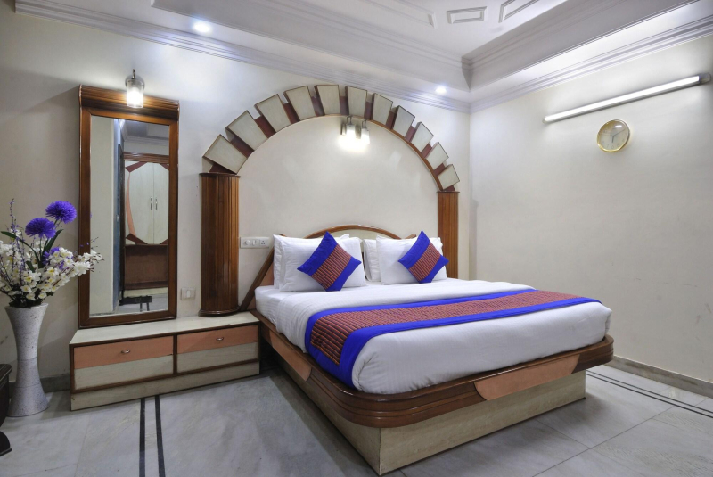 De Holiday International