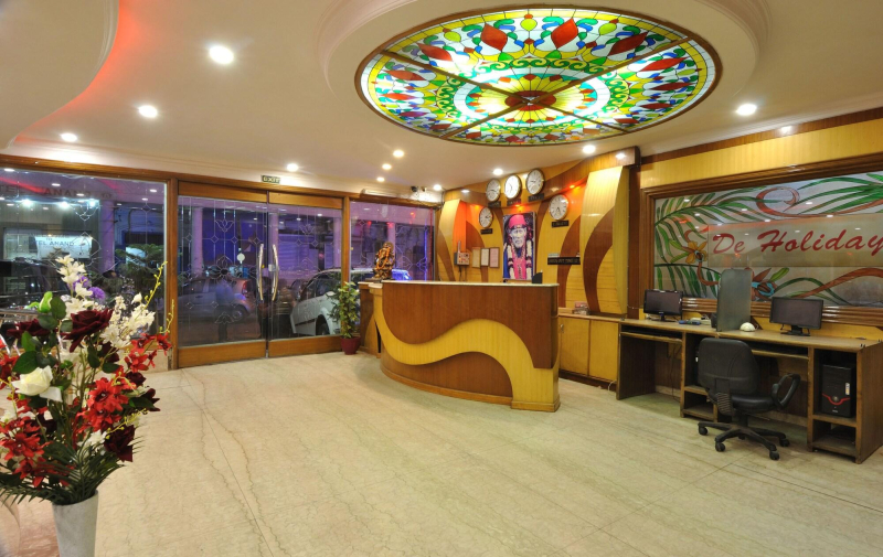 De Holiday International