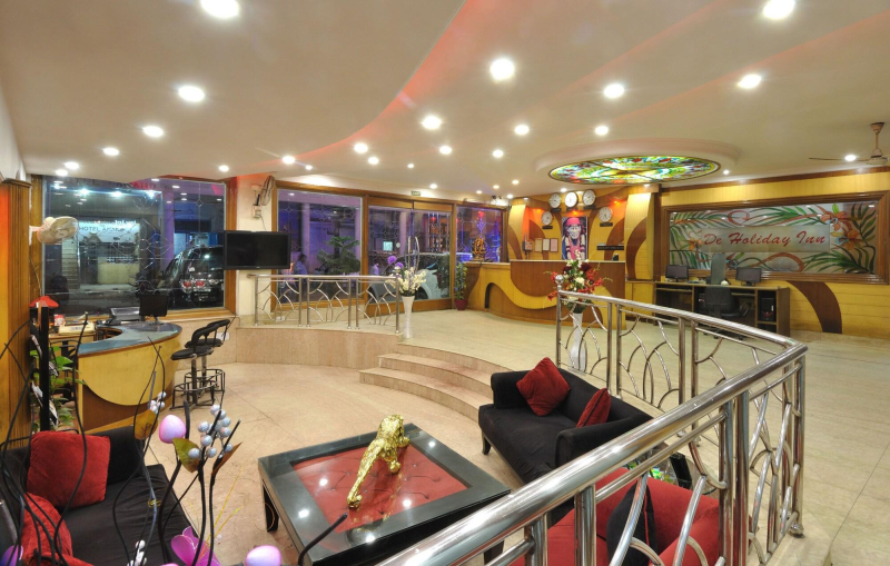 De Holiday International