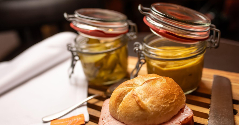 Hollmann Design & Boutique