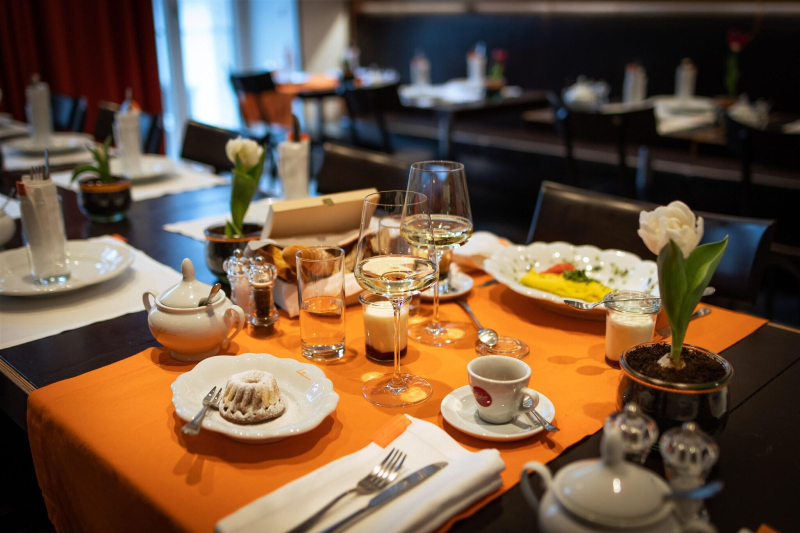 Hollmann Design & Boutique