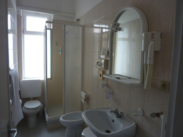 Las mejores ofertas de HOTEL ARISTON MONTECARLO Sanremo 