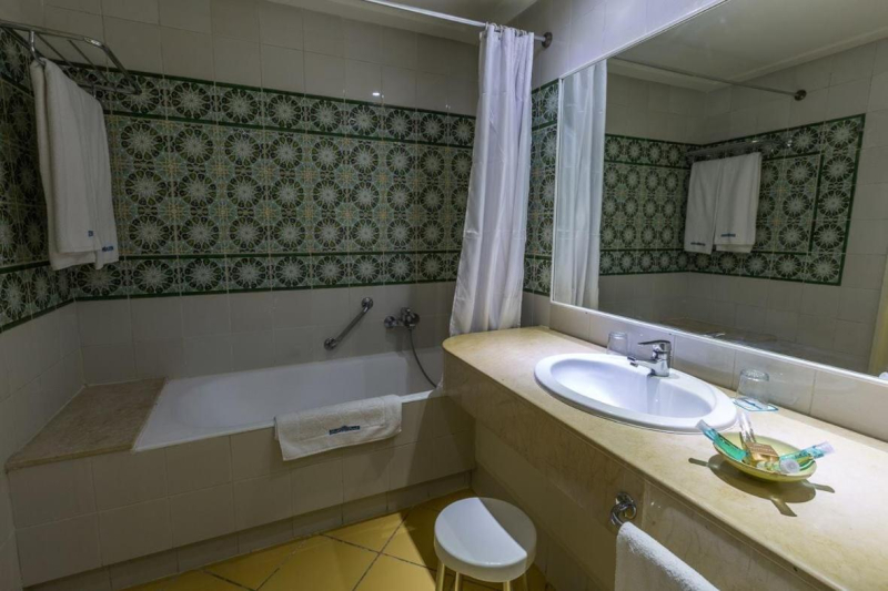 Las mejores ofertas de TUNISIA LOGDE HOTEL Al-Hammamat