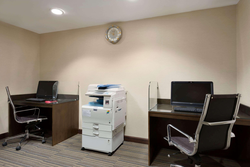 Las mejores ofertas de Ramada by Wyndham Abu Dhabi Downtown Abu Dhabi