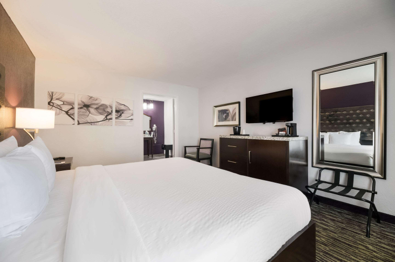 Las mejores ofertas de Clarion Inn & Suites Across from Universal Orlando Orlando 